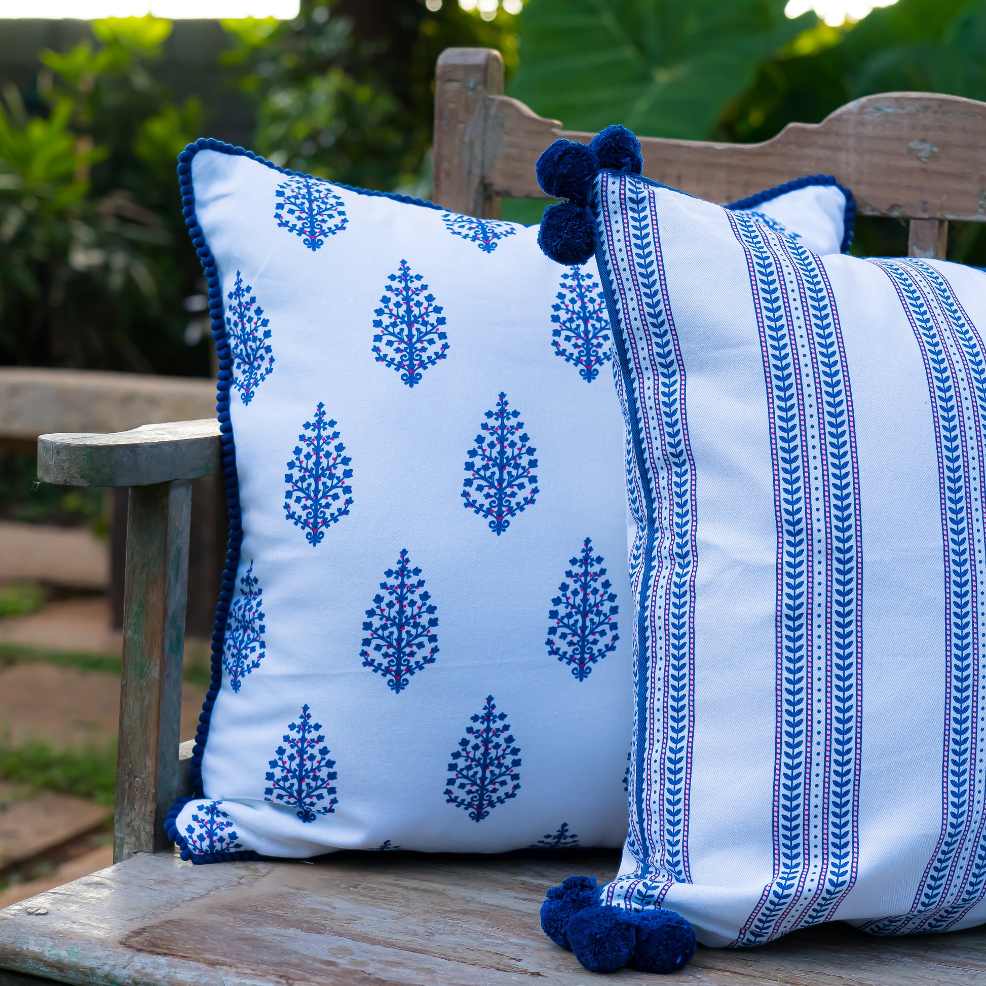 Set of 2 White and Blue Cushion Covers